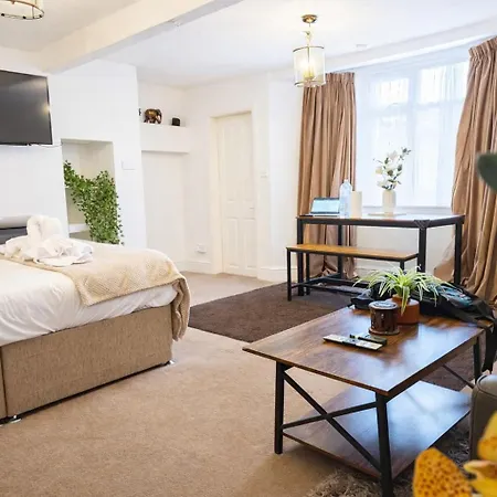 Seaside Flat With Fast Wifi *