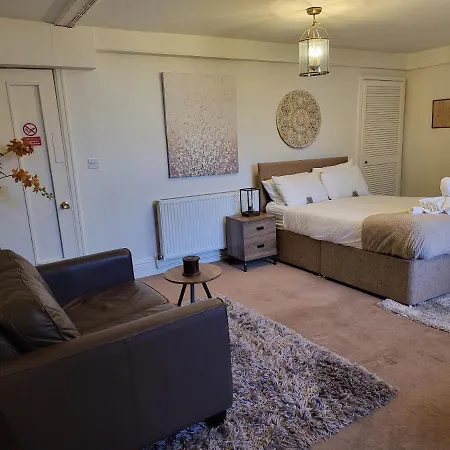 Seaside Flat With Fast Wifi