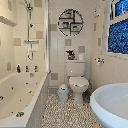 Seaside Flat With Fast Wifi * Scarborough